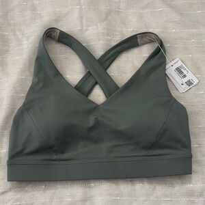 Lululemon NWT Women's Olive Green Sports Bra